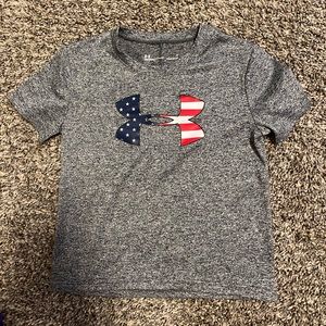 Boys size 5 Under Armour T-shirt and shorts set